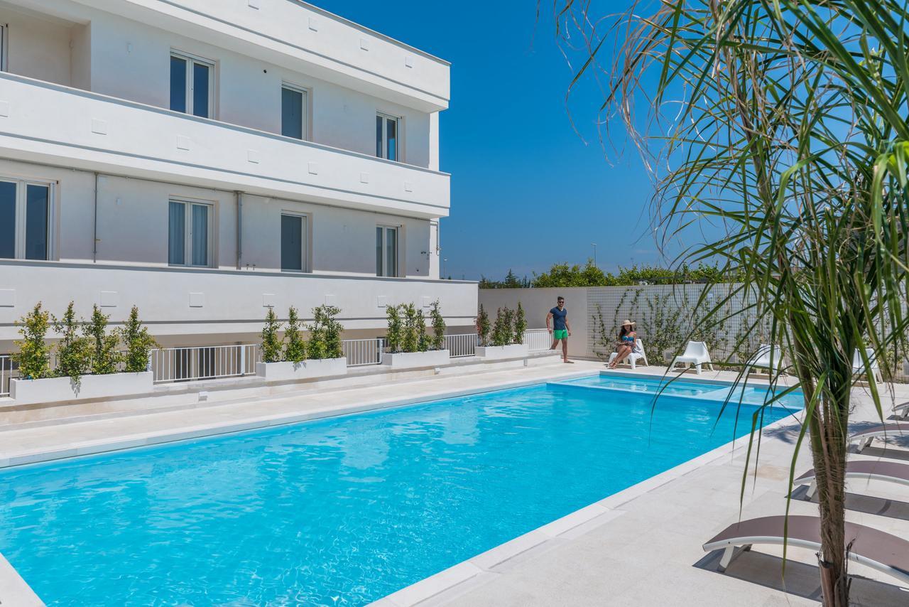 Calura Residence Carpignano Salentino Bagian luar foto